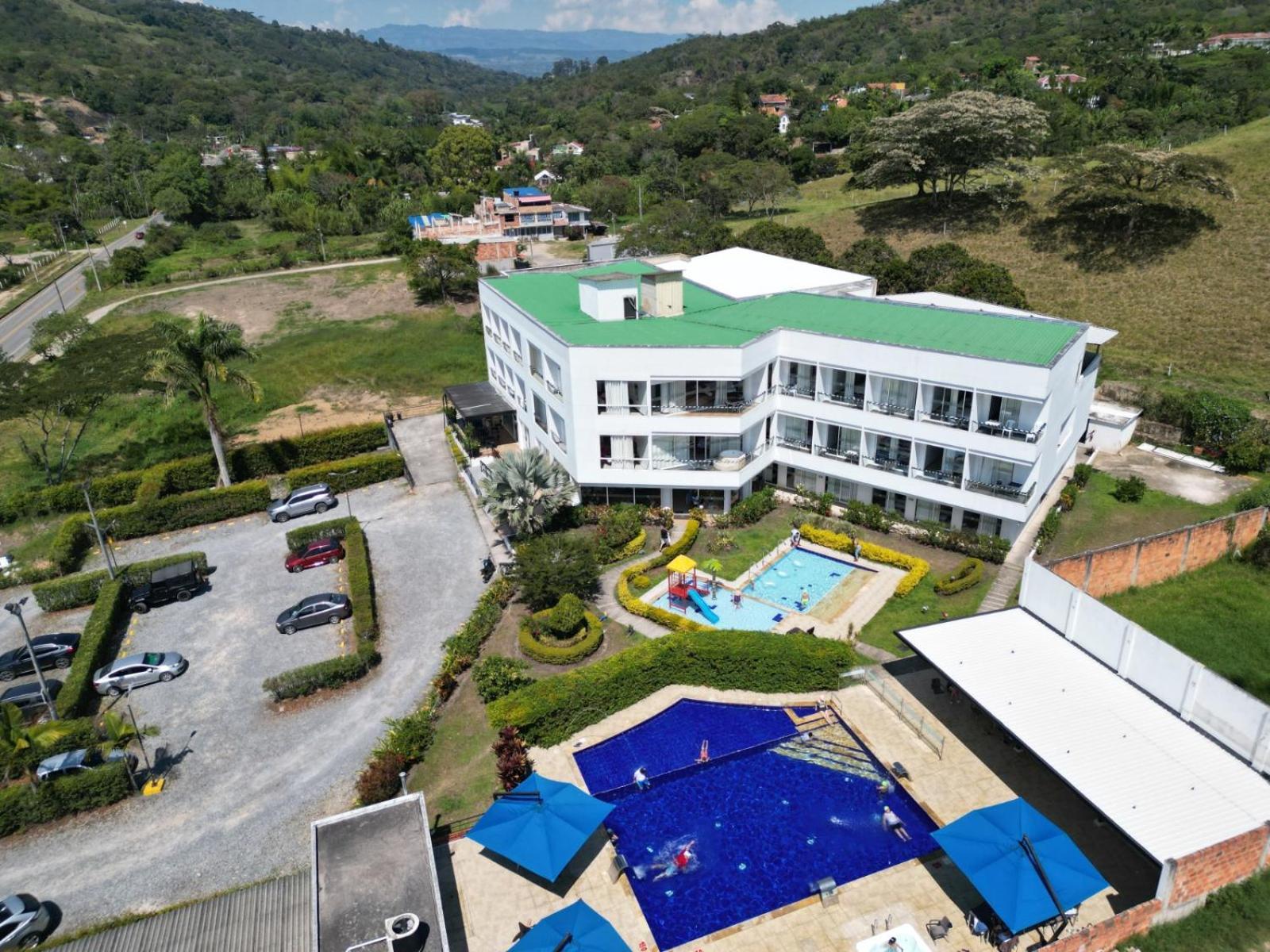 Hotel Palmeras De Luz Moniquira Exterior photo