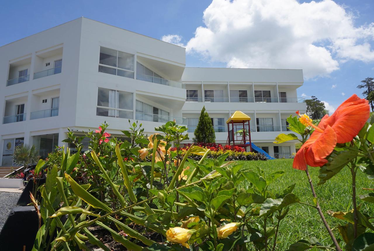 Hotel Palmeras De Luz Moniquira Exterior photo